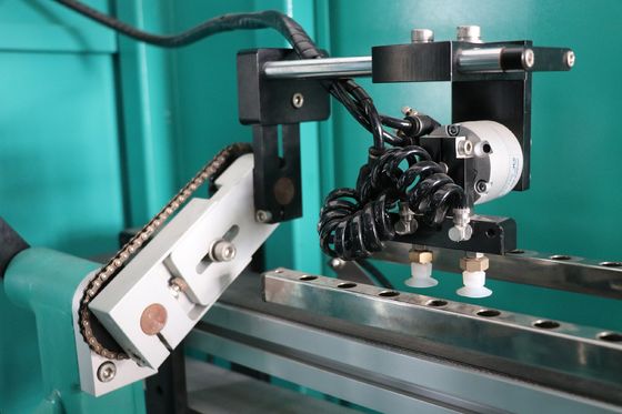 Μηχανή εκτύπωσης οθόνης χρώματος cOem 6000pcs/Hr 8 για το εμπορευματοκιβώτιο