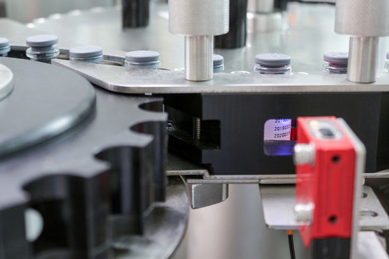 Ακρίβεια 0.5mm αυτόματη μηχανή μαρκαρίσματος 750 μπουκάλια/λ.